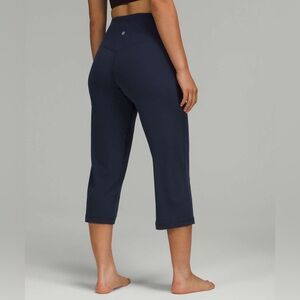 Lululemon Align High-Rise Wide Leg Crop 23"
True Navy size 6